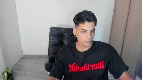 Snapshot of luxrx chatting on June 2026 07:22:02 PM luxrx online show from June 2026 07:22:02 PM