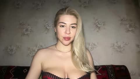 Snapshot of luxsonyastar chatting on April 2026 01:12:01 PM LuxSonyaStar online show from April 2026 01:12:01 PM