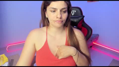 Snapshot of luz_gomez chatting on December 2024 02:56:02 AM Luz Gomez online show from December 2024 02:56:02 AM