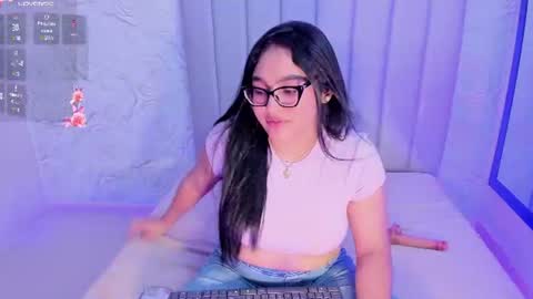 LYA DUBOIS  online show from June 2026 09:19:02 PM