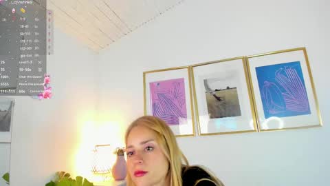 Snapshot of lyana_xz chatting on May 2026 11:39:01 AM LYA online show from May 2026 11:39:01 AM