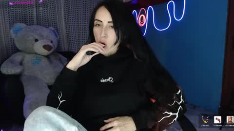 Snapshot of lyann_ chatting on May 2026 06:09:02 AM Lyann online show from May 2026 06:09:02 AM