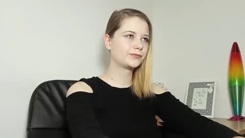 Snapshot of lydiasunny chatting on September 2025 06:19:02 PM Lydia online show from September 2025 06:19:02 PM