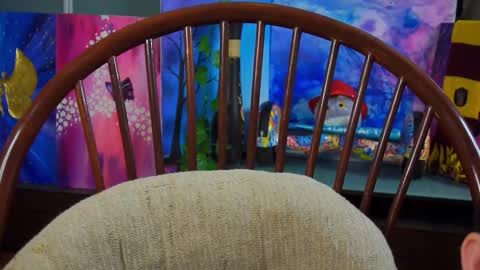 Snapshot of lyle_art chatting on February 2025 09:15:01 AM hi im Lyle online show from February 2025 09:15:01 AM