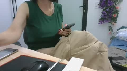 lyli_99 online show from November 2025 01:54:02 PM