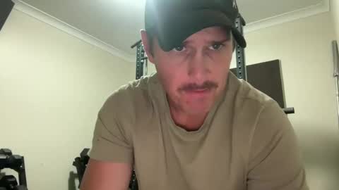 Snapshot of lymbo5 chatting on December 2024 04:37:01 PM LYMBOZZ online show from December 2024 04:37:01 PM