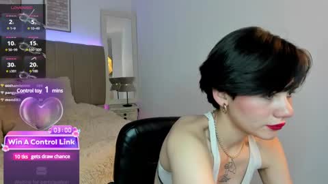 Snapshot of lyn_lebelle chatting on December 2024 01:40:02 PM Lyn online show from December 2024 01:40:02 PM