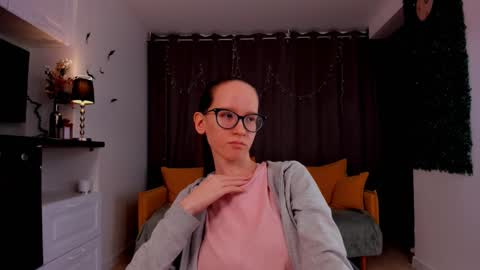 Sara online show from February 2025 07:09:01 PM