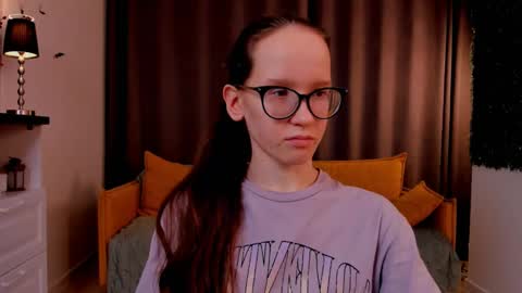 Sara online show from February 2025 10:37:02 PM