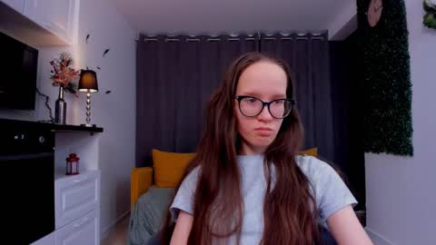 Sara online show from March 2025 10:42:01 PM