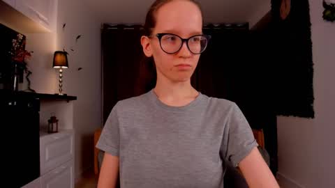 Sara online show from March 2025 10:13:02 PM