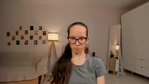 Sara online show from March 2025 07:15:02 PM