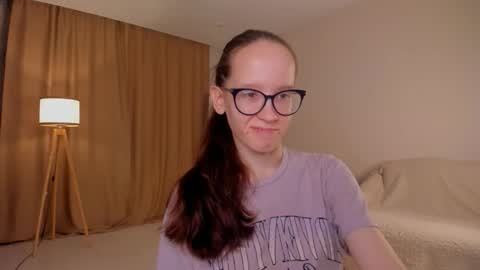 Sara online show from October 2025 04:06:02 PM