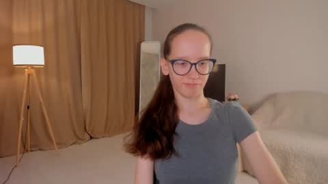 Sara online show from October 2025 04:07:01 PM