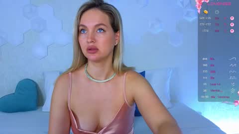 Lana online show from October 2025 02:44:01 AM