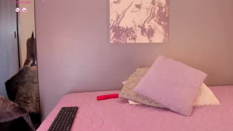 lynnsam_ online show from September 2025 11:09:02 PM