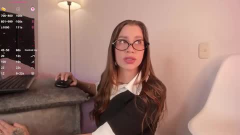 lynnsam_ online show from March 2026 01:23:01 AM