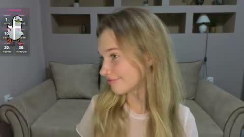 Snapshot of lynntiny chatting on September 2025 05:24:02 PM Lynn online show from September 2025 05:24:02 PM