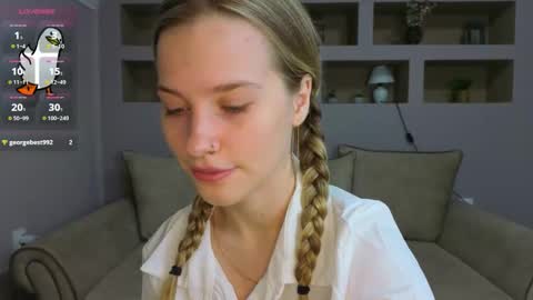 Snapshot of lynntiny chatting on November 2025 03:23:01 PM Lynn online show from November 2025 03:23:01 PM