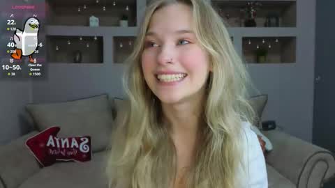 Snapshot of lynntiny chatting on November 2025 02:06:02 PM Lynn online show from November 2025 02:06:02 PM