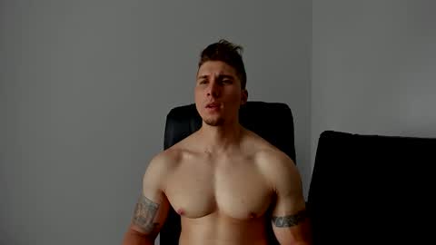 Lyonel online show from November 2025 05:34:02 PM