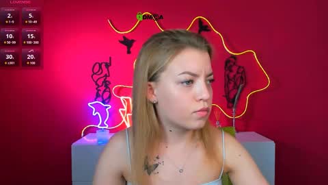 lyra donna online show from June 2026 12:00:02 PM