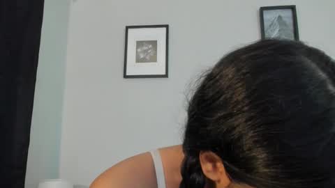 Snapshot of lyriadiamond chatting on December 2025 02:28:01 AM Lyriadiamond online show from December 2025 02:28:01 AM