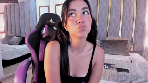 Lizzy smith  online show from February 2025 11:50:01 PM