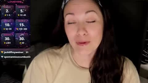 Snapshot of m0llyp0ppins chatting on November 2025 08:43:01 PM M0lly online show from November 2025 08:43:01 PM