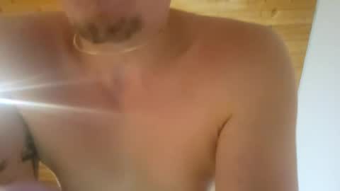 Snapshot of m1guele chatting on February 2025 01:30:02 AM Fucklover online show from February 2025 01:30:02 AM