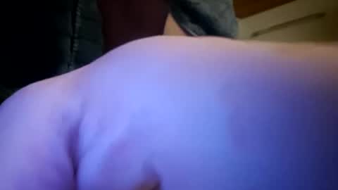 Snapshot of m1guele chatting on December 2025 01:00:01 AM Fucklover online show from December 2025 01:00:01 AM