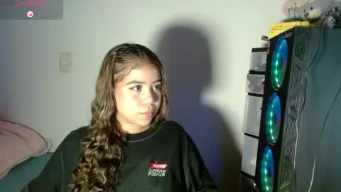 Snapshot of m1la_18 chatting on May 2026 04:07:02 AM mila online show from May 2026 04:07:02 AM