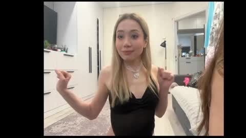 m1umiu online show from April 2026 02:54:02 PM