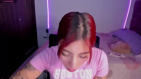 Snapshot of maazikeenx chatting on February 2026 06:37:01 AM Sara online show from February 2026 06:37:01 AM