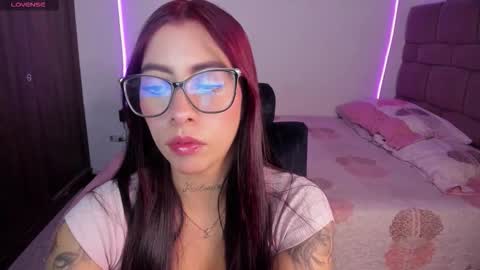 Snapshot of maazikeenx chatting on February 2026 04:43:02 AM Sara online show from February 2026 04:43:02 AM