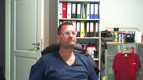 Snapshot of macfly67 chatting on February 2025 10:52:02 PM macfly67 online show from February 2025 10:52:02 PM