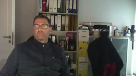 Snapshot of macfly67 chatting on October 2025 04:16:01 PM macfly67 online show from October 2025 04:16:01 PM