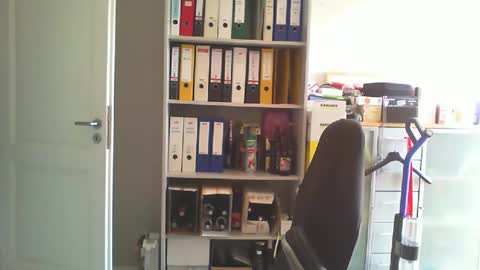 Snapshot of macfly67 chatting on October 2025 09:31:01 AM macfly67 online show from October 2025 09:31:01 AM