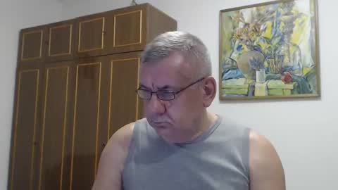 Snapshot of machomale3 chatting on September 2025 04:43:02 PM Macho online show from September 2025 04:43:02 PM