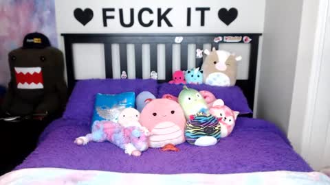 Snapshot of mackenziewolfe chatting on October 2025 04:36:01 AM Mackenzie Wolfe online show from October 2025 04:36:01 AM