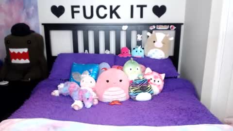 Snapshot of mackenziewolfe chatting on November 2025 04:55:02 AM Mackenzie Wolfe online show from November 2025 04:55:02 AM