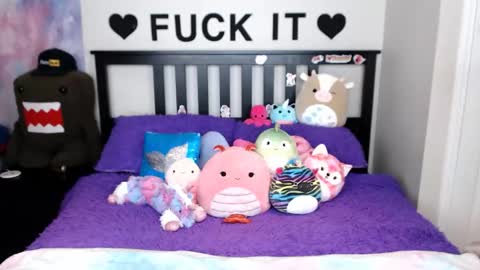 Snapshot of mackenziewolfe chatting on November 2025 02:57:02 AM Mackenzie Wolfe online show from November 2025 02:57:02 AM