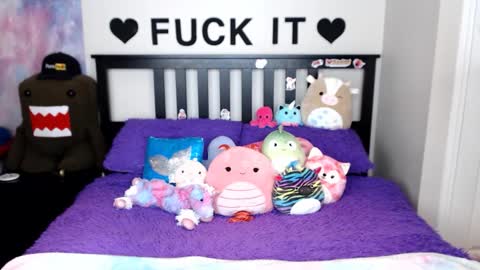 Snapshot of mackenziewolfe chatting on November 2025 03:09:02 AM Mackenzie Wolfe online show from November 2025 03:09:02 AM