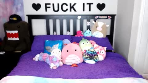 Snapshot of mackenziewolfe chatting on November 2025 03:10:02 AM Mackenzie Wolfe online show from November 2025 03:10:02 AM