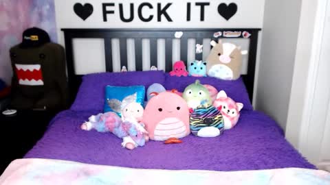 Snapshot of mackenziewolfe chatting on December 2025 04:20:02 AM Mackenzie Wolfe online show from December 2025 04:20:02 AM