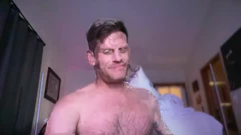 Snapshot of mackincaliallday chatting on October 2025 10:14:02 PM MackinCaliAllDay online show from October 2025 10:14:02 PM