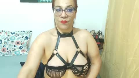 Snapshot of madame_desire_ chatting on May 2026 02:02:01 PM madame_desire_ online show from May 2026 02:02:01 PM