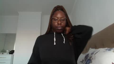 Snapshot of madamindigo chatting on December 2024 02:37:01 PM YourMadamIndigo online show from December 2024 02:37:01 PM