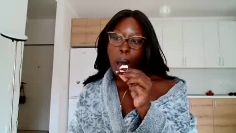 Snapshot of madamindigo chatting on September 2025 04:07:02 PM YourMadamIndigo online show from September 2025 04:07:02 PM