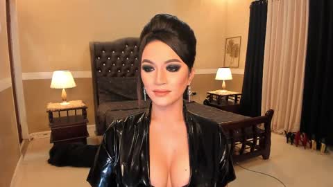 Snapshot of madammistressdominatrixxx chatting on December 2024 03:29:01 AM Alison Kloss online show from December 2024 03:29:01 AM